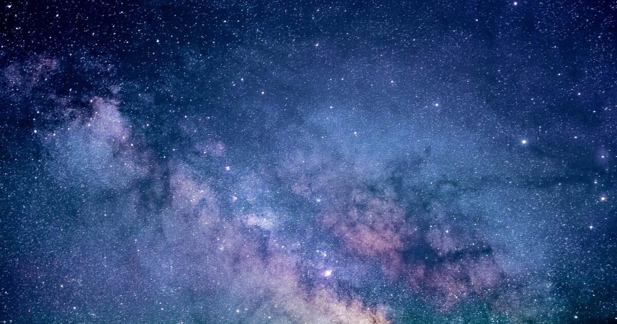 カラフルな星々が広がる天の川銀河